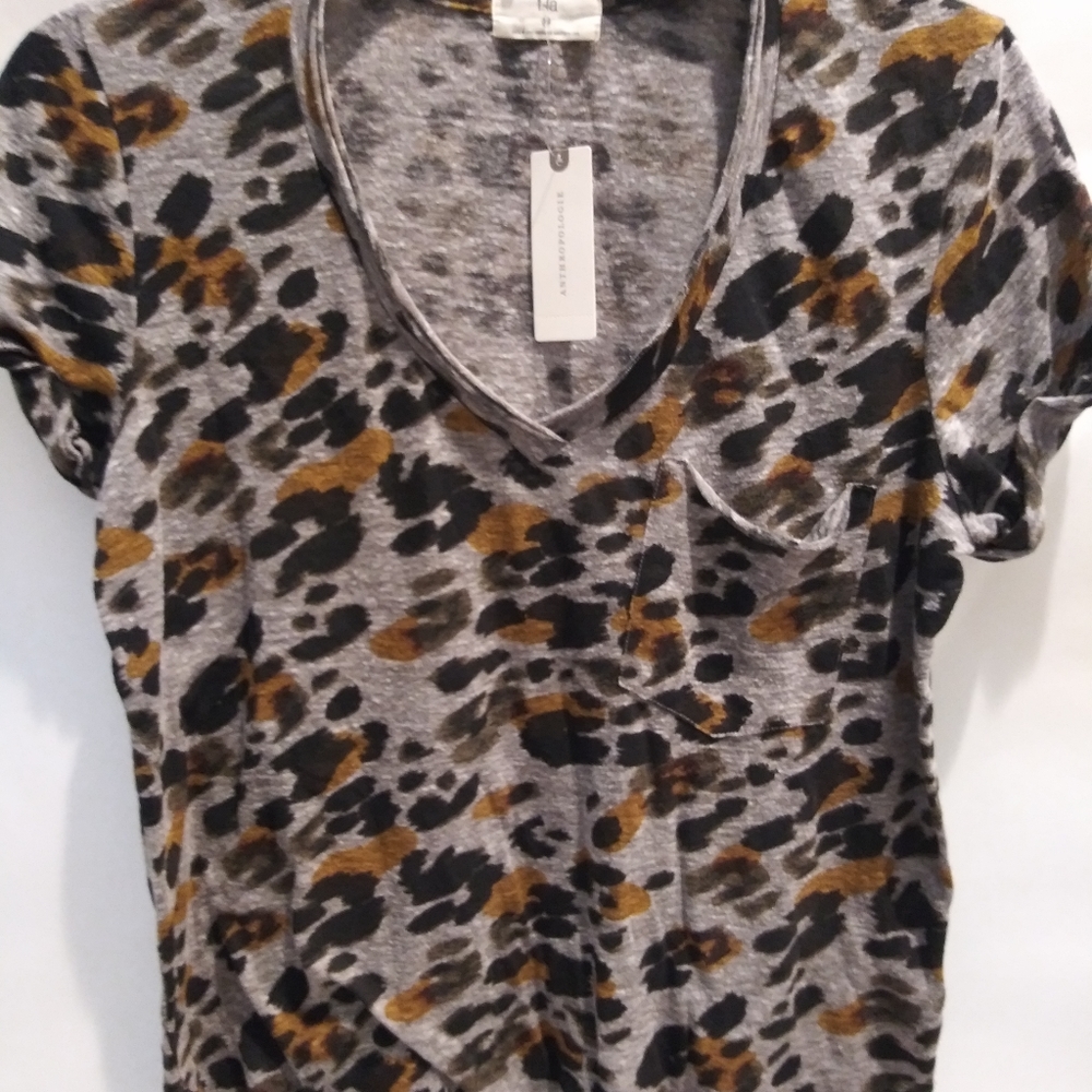 Anthropologie v neck tee